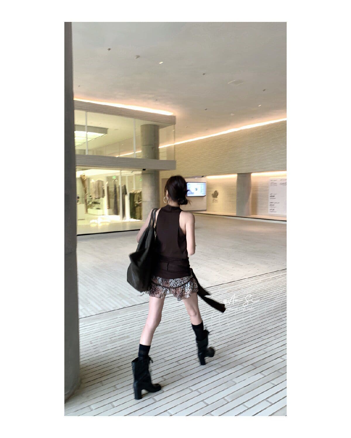 프랑스식 품격 커피 색상 V넥 행침 목 민소매 캐미솔 2026 여름 디스플레이 레오파드 무늬 도트 무늬 미니 스커트 세트 상세 이미지 3