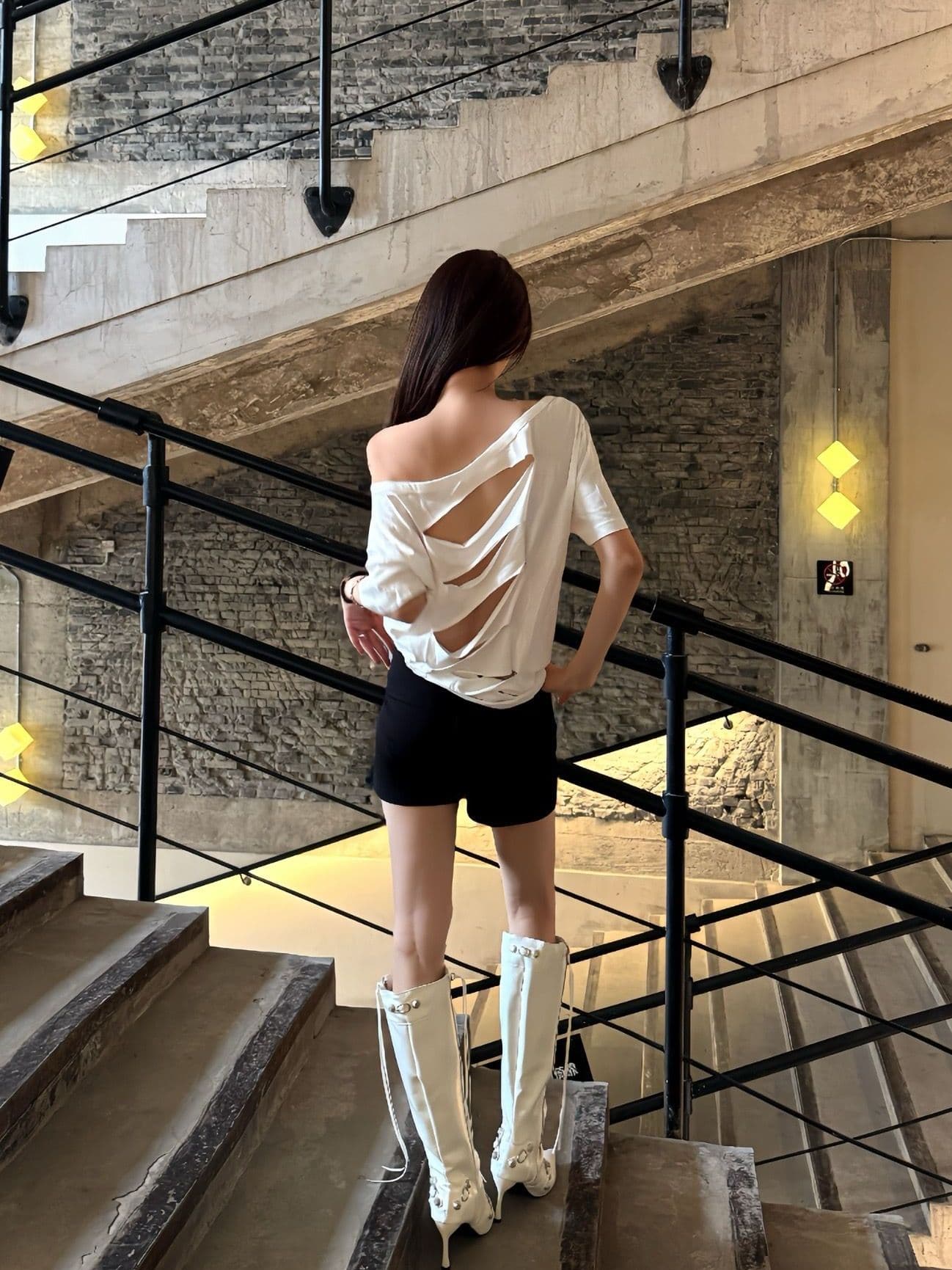 비 고무 인쇄 대 핏 스타일 이전 조각 찢어진 부분 이후 조각 홀로우 아웃 19 지점 220 그램 순면 반팔 티셔츠 상세 이미지 5