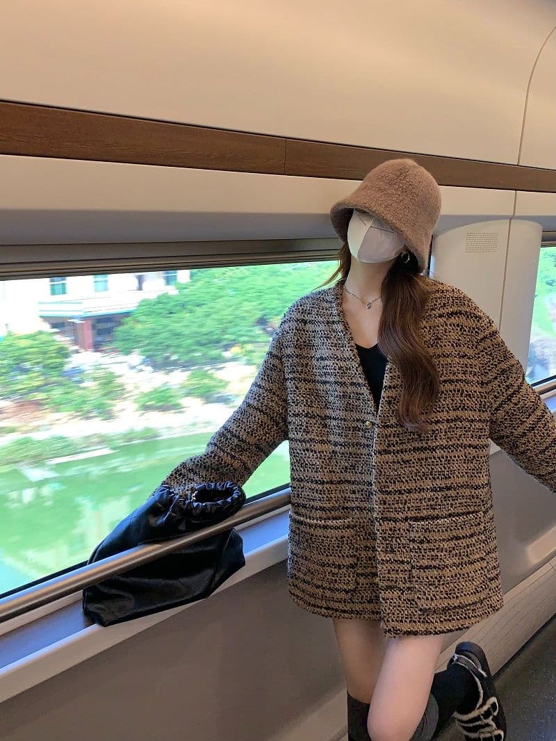 가을 새로운 레트로 패션 루즈핏 작은 대중 다용도 맨위 작은 샤넬 스타일 짜임 V넥 긴팔 빅 사이즈 여성 코트 상세 이미지 5