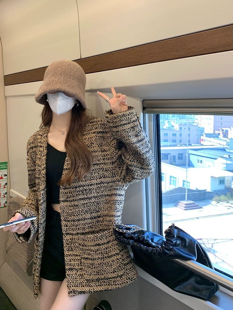 가을 새로운 레트로 패션 루즈핏 작은 대중 다용도 맨위 작은 샤넬 스타일 짜임 V넥 긴팔 빅 사이즈 여성 코트 상세 이미지 6