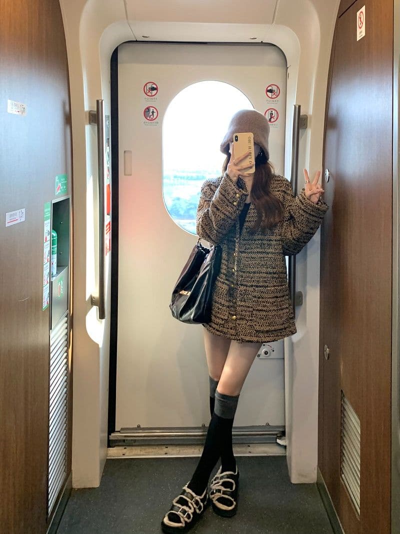 가을 새로운 레트로 패션 루즈핏 작은 대중 다용도 맨위 작은 샤넬 스타일 짜임 V넥 긴팔 빅 사이즈 여성 코트 상세 이미지 16