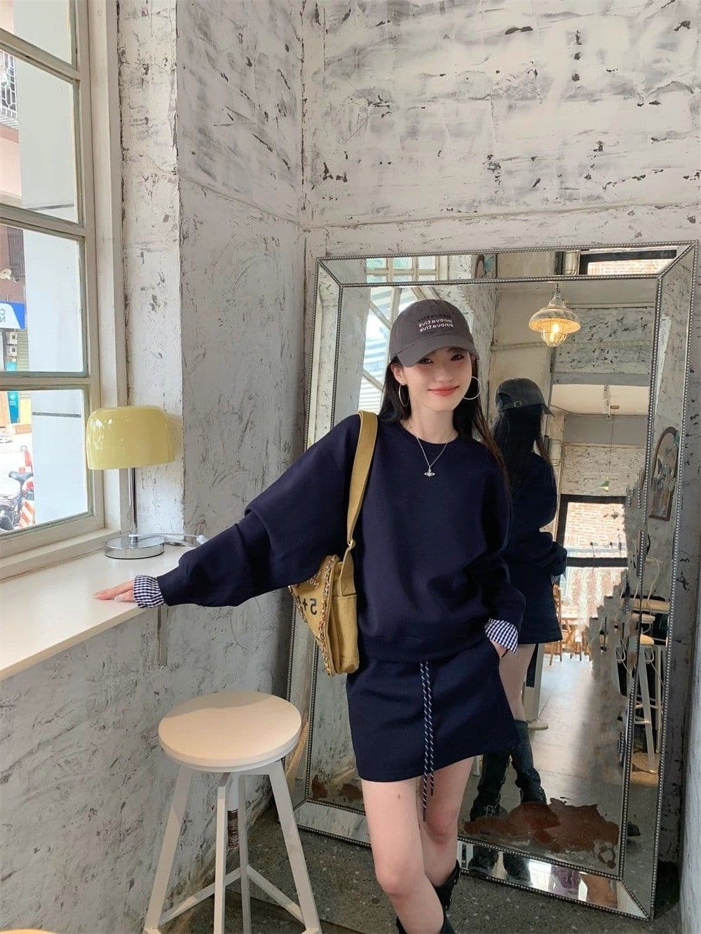 블루 색상 후드티 미니 스커트 두 조각 여성 세트 2026 가을 miu 부서 패션 캐주얼 루즈핏 슬림해 보이는 품격 세트 상세 이미지 5