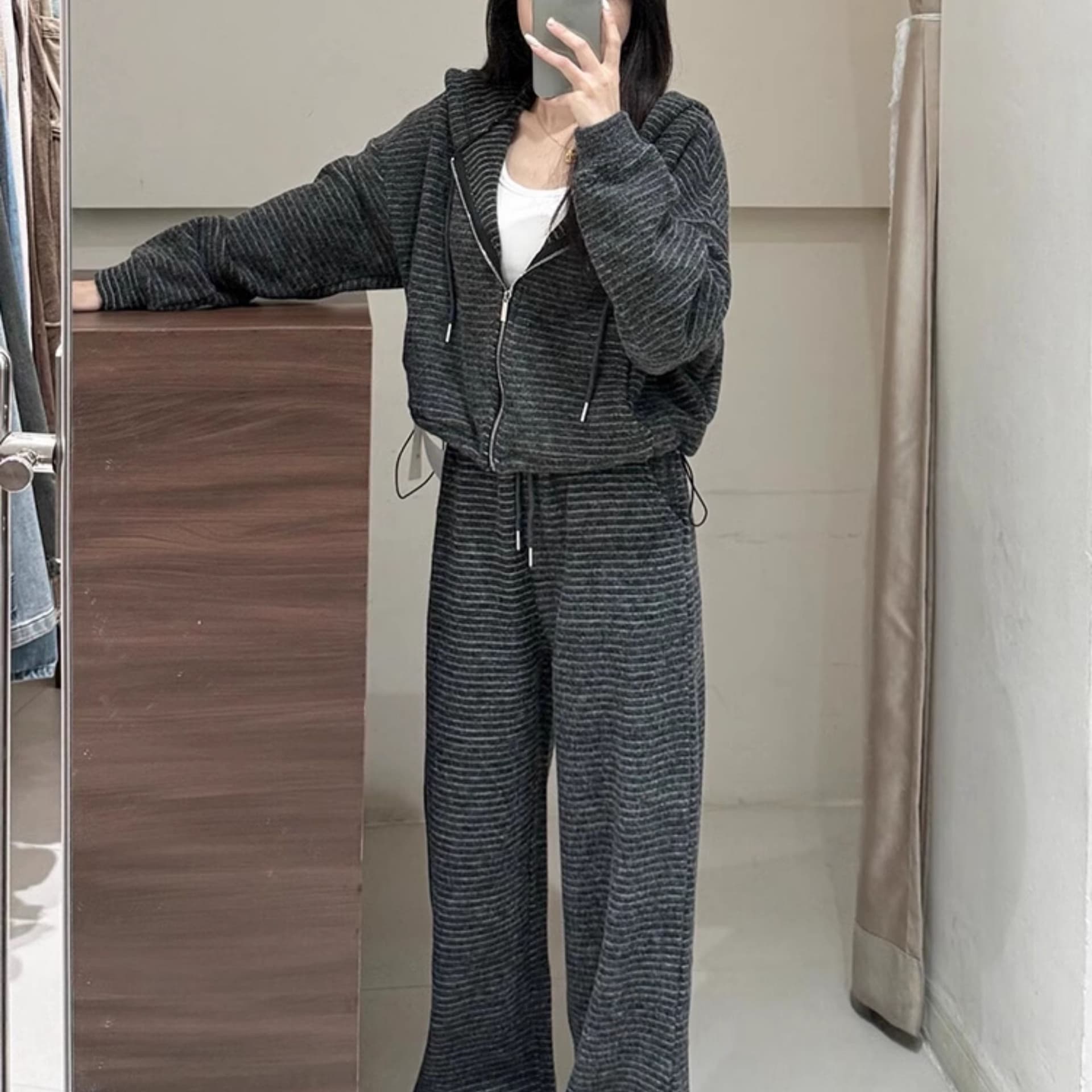 원본 리브 잡아라. 털 컬러 짜임 기사 소녀 연령 감소 루즈핏 패션 스트라이프 후드티 웨이 바지 느긋한 바람 투피스 세트 이미지 5