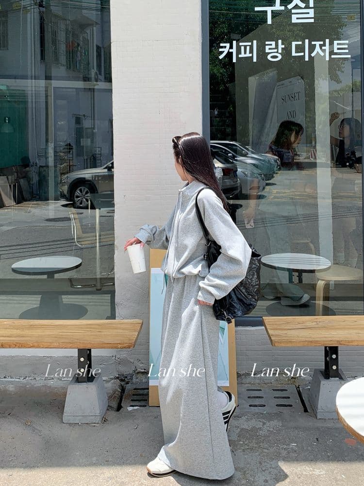 2026 가을 의상 새로운 느긋한 바람 디자인 고급 다용도 긴팔 짧은 외투 하이웨이스트 반신 스커트 패션 세트 여성 상세 이미지 3
