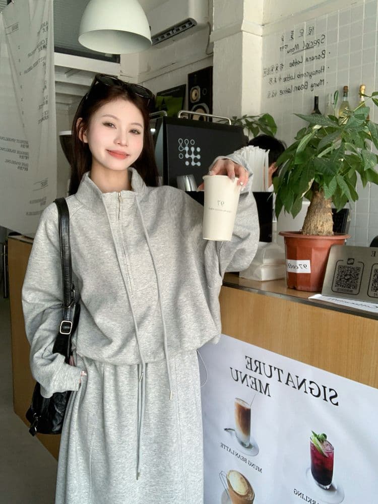 2026 가을 의상 새로운 느긋한 바람 디자인 고급 다용도 긴팔 짧은 외투 하이웨이스트 반신 스커트 패션 세트 여성 상세 이미지 9