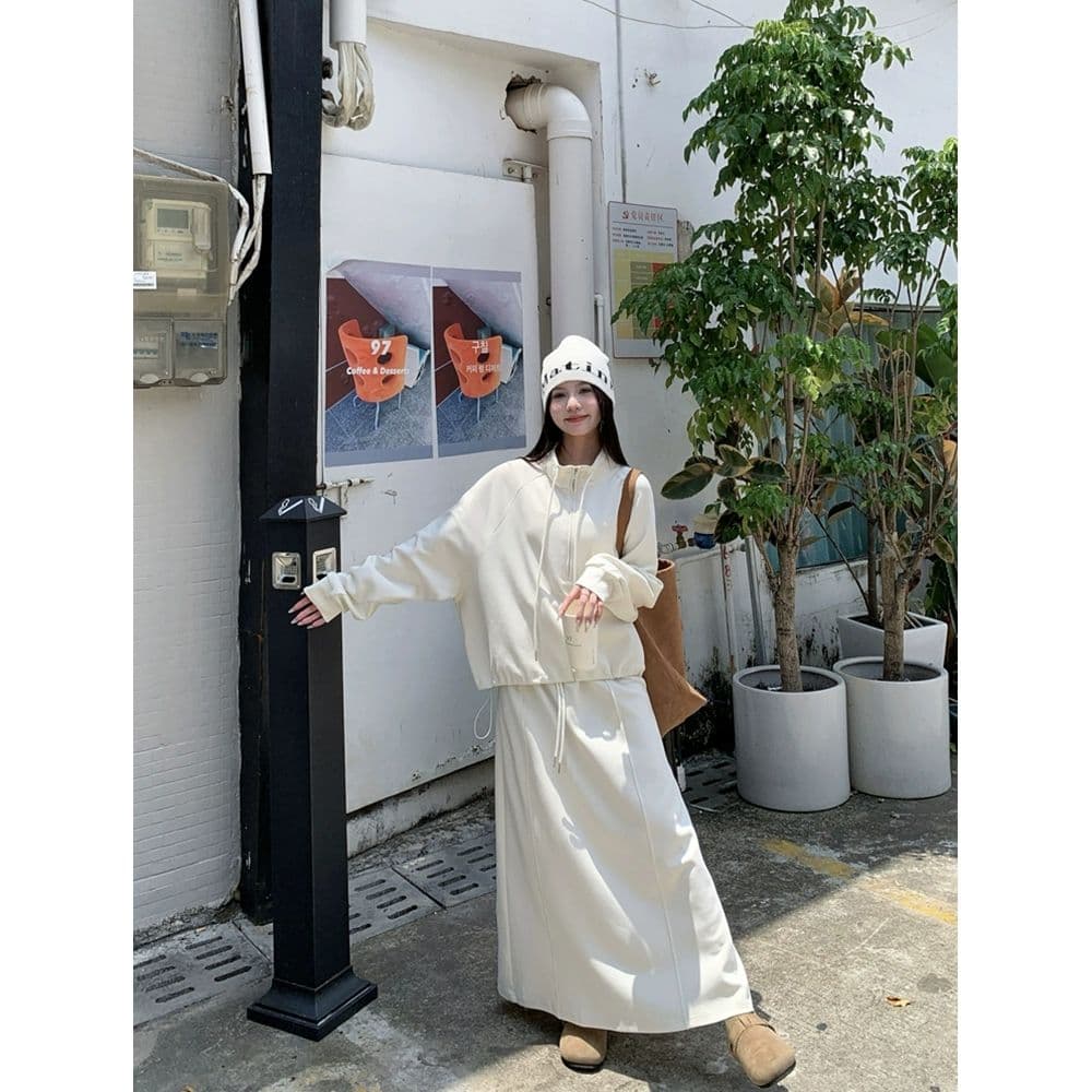 2026 가을 의상 새로운 느긋한 바람 디자인 고급 다용도 긴팔 짧은 외투 하이웨이스트 반신 스커트 패션 세트 여성 상세 이미지 20
