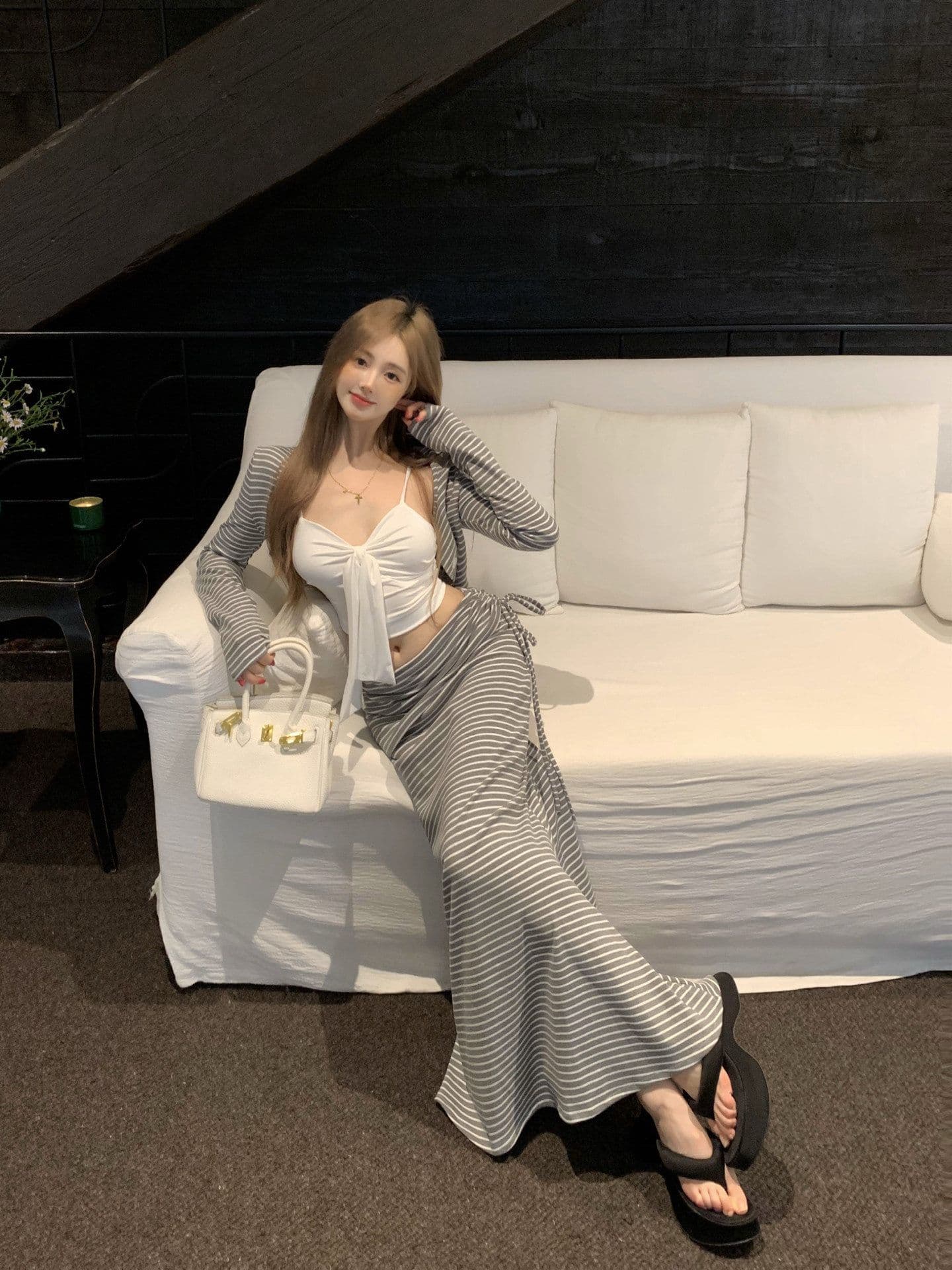 한 부서 전체 집합 ootd 착용 가져 가라. 캐주얼 회색 스트라이프 니트 스웨터 인사이드 가져 가라. 슬립 반 스커트 세 조각 세트 26 봄 상세 이미지 7