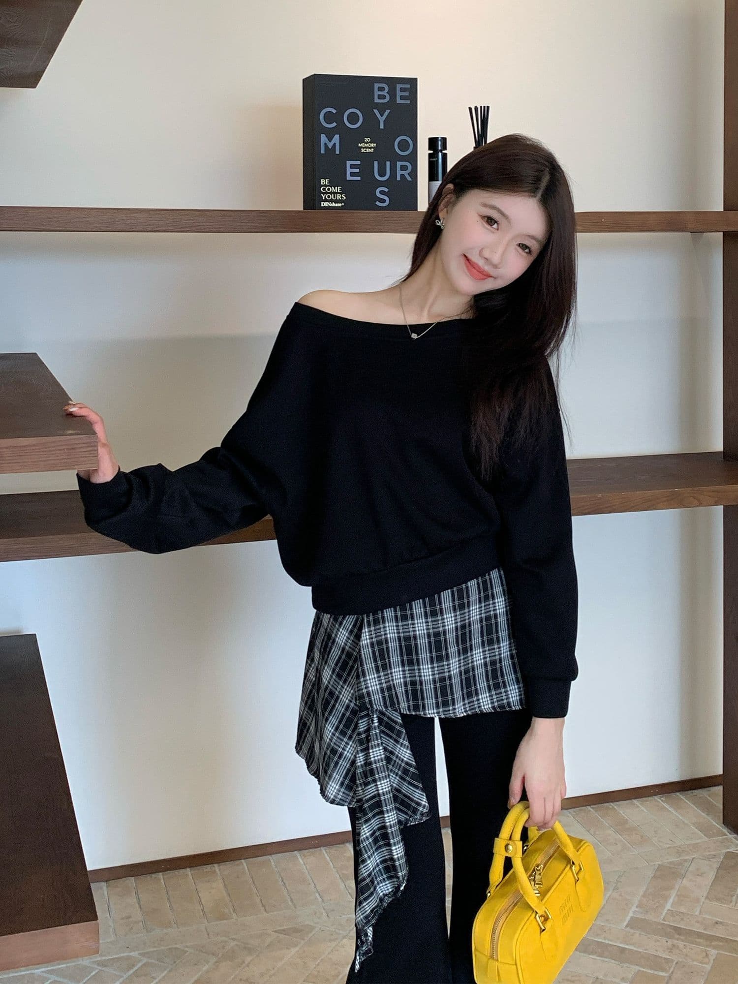 실사 빅 사이즈 고급 센스 비스듬한 어깨 후드티 여성 레트로 슬림해 보이는 하이웨이스트 부츠컷 바지 세트 이미지 3