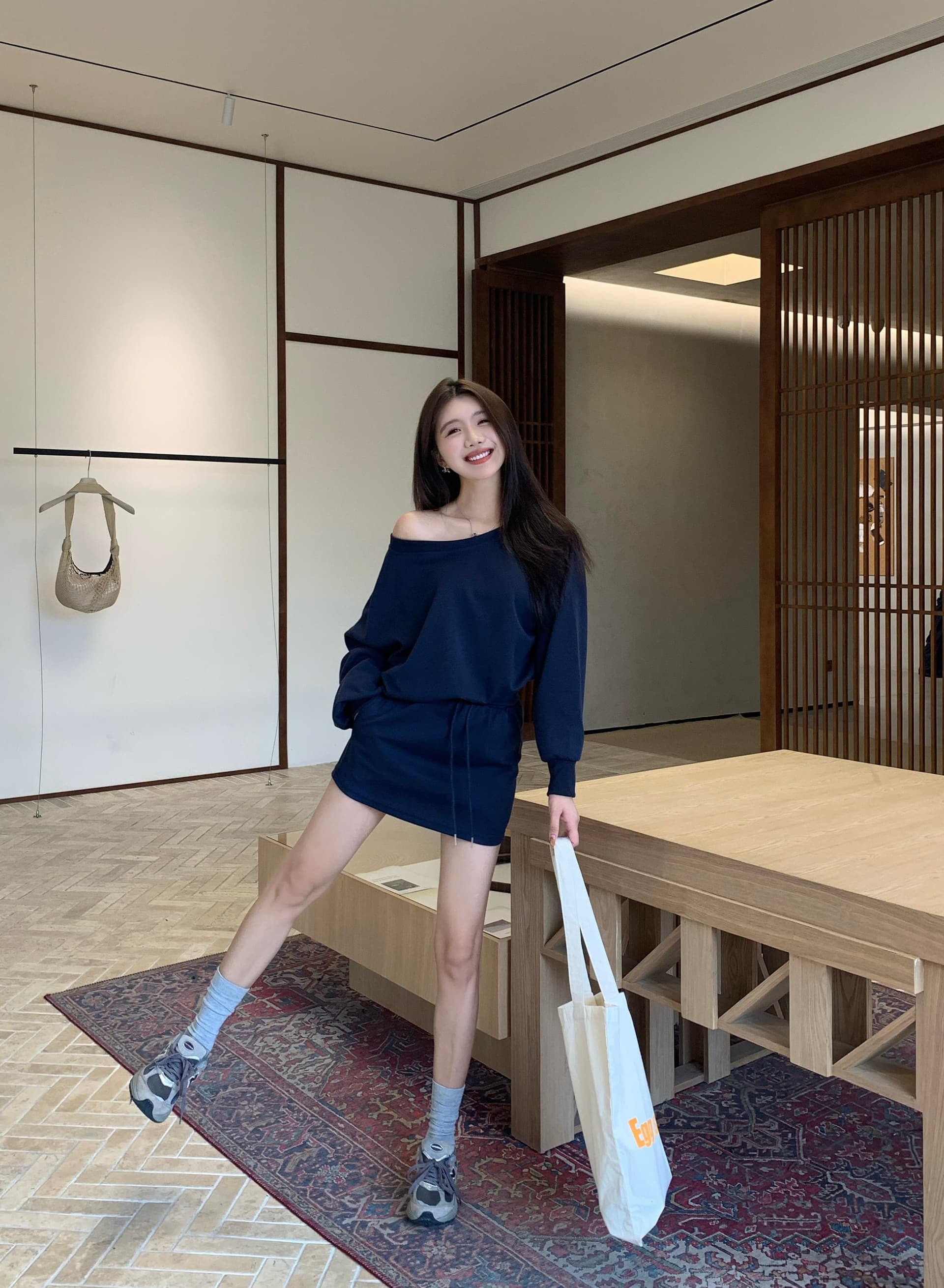 실사 투피스 세트 빅 사이즈 아메리칸 느긋한 비스듬한 어깨 후드티 여성 느슨함 센스 달콤한 핫걸 맨위 상세 이미지 6