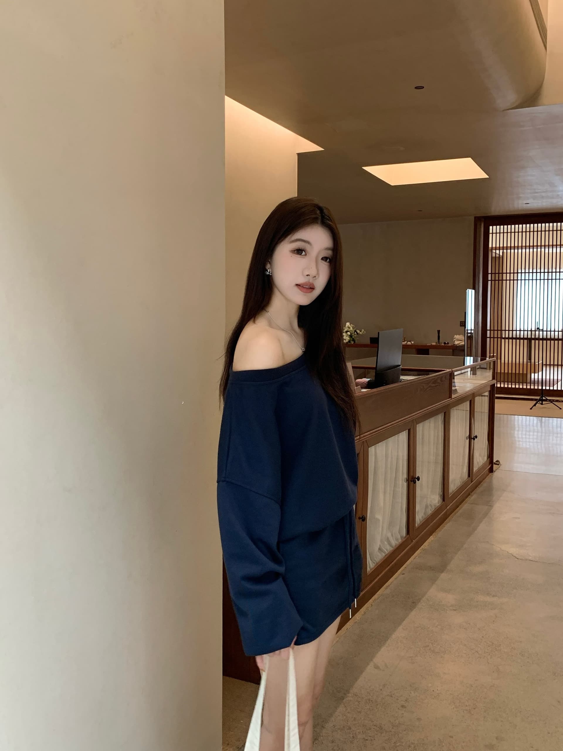 실사 투피스 세트 빅 사이즈 아메리칸 느긋한 비스듬한 어깨 후드티 여성 느슨함 센스 달콤한 핫걸 맨위 상세 이미지 11