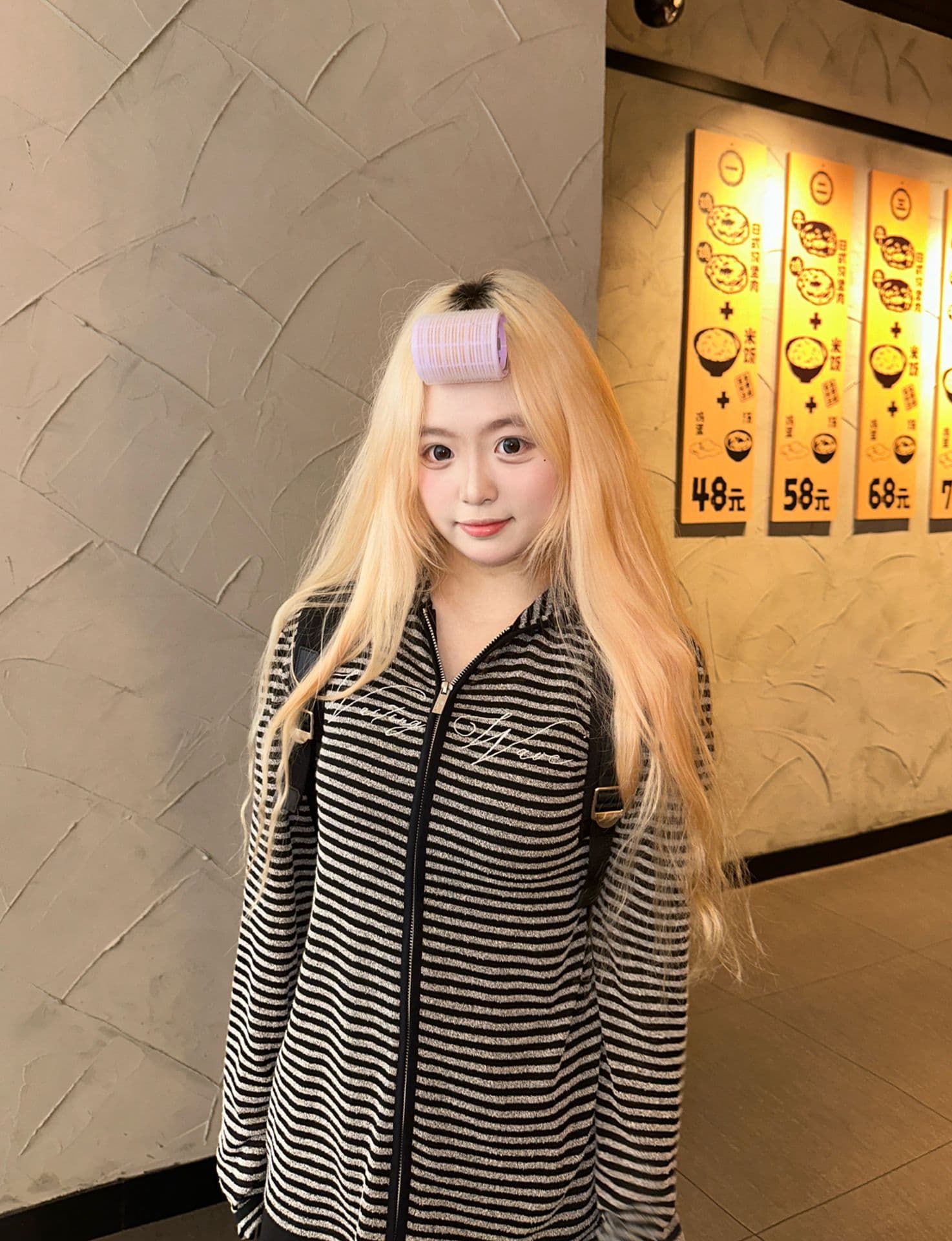 얇은 스타일 자수 원본 당겨서 측면 이후 패키지 칼라 원본 원단 복합 후드티 여성 상세 이미지 3