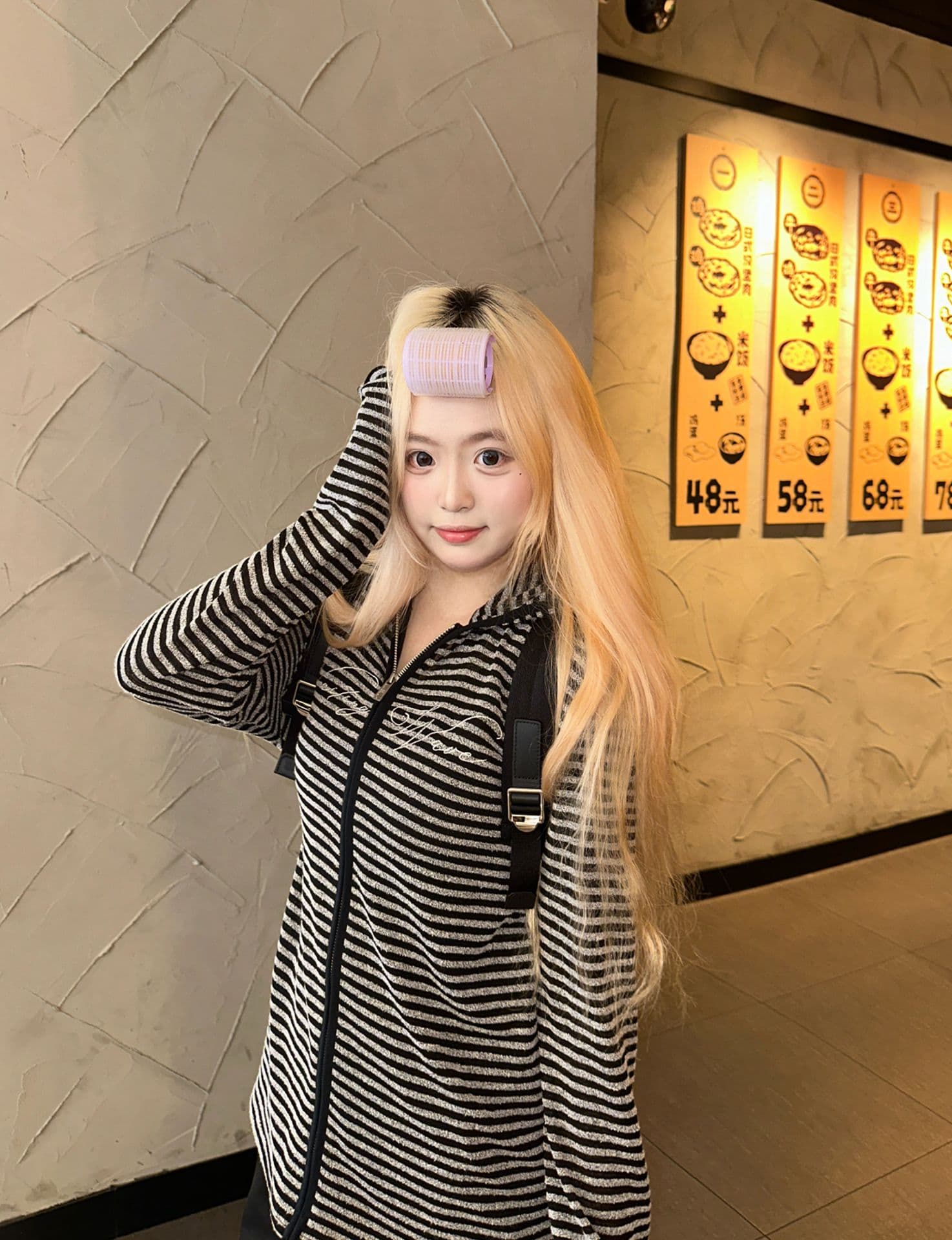 얇은 스타일 자수 원본 당겨서 측면 이후 패키지 칼라 원본 원단 복합 후드티 여성 상세 이미지 5