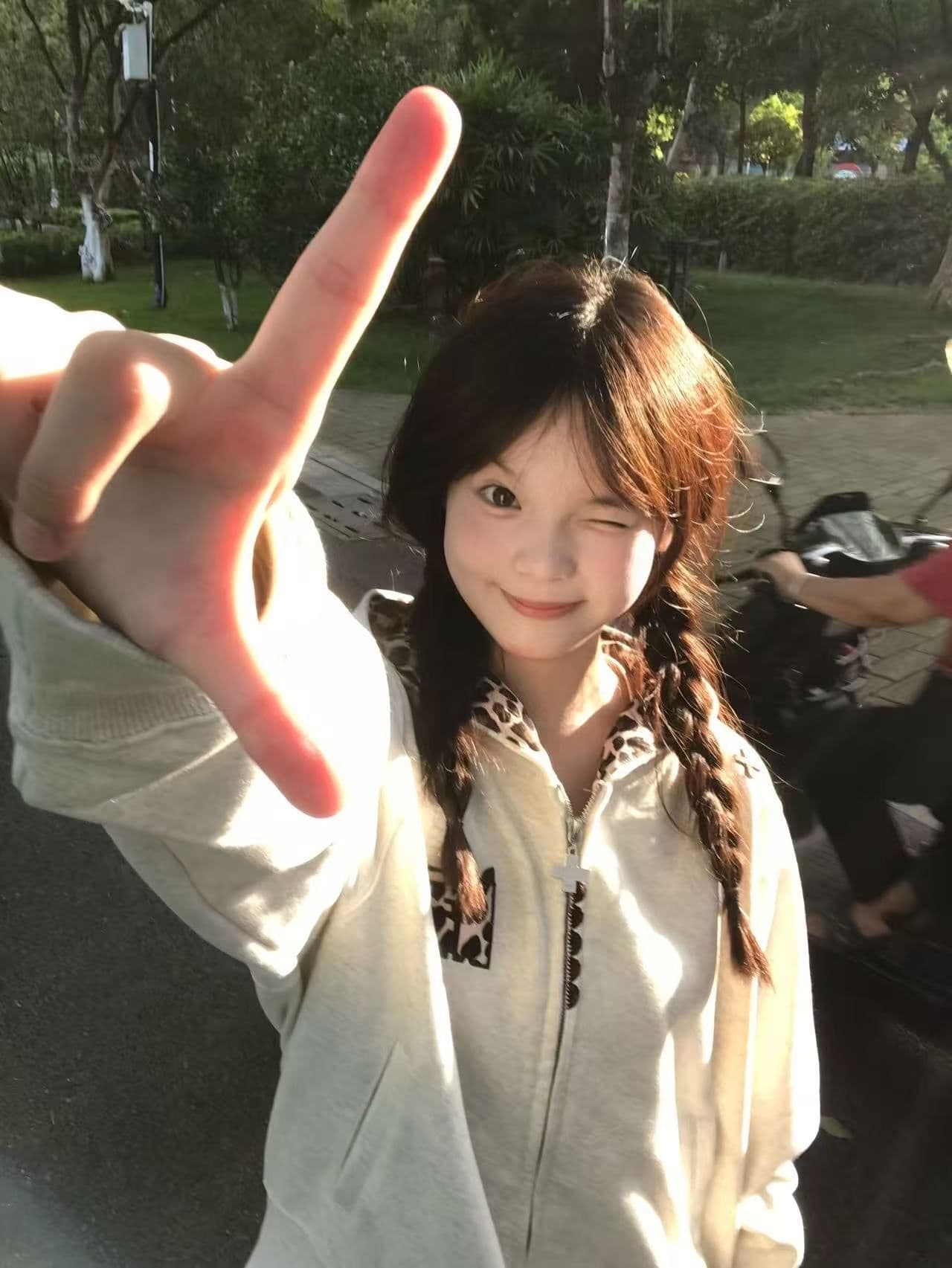 원본 솜씨 인사이드 막대기 섹션 자수 순수한 Mianhua 면 복합 후드 티 스웨터 여성 이미지 2