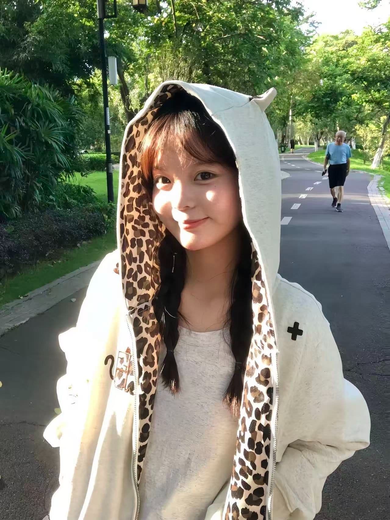 원본 솜씨 인사이드 막대기 섹션 자수 순수한 Mianhua 면 복합 후드 티 스웨터 여성
