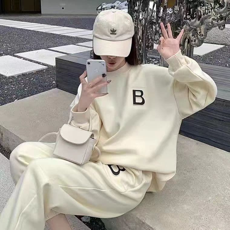 가을 겨울 패션 후드티 세트 여성 미니멀리즘 알파벳 후드티 운동 바지 캐주얼 운동 바람 투피스 세트 상세 이미지 3