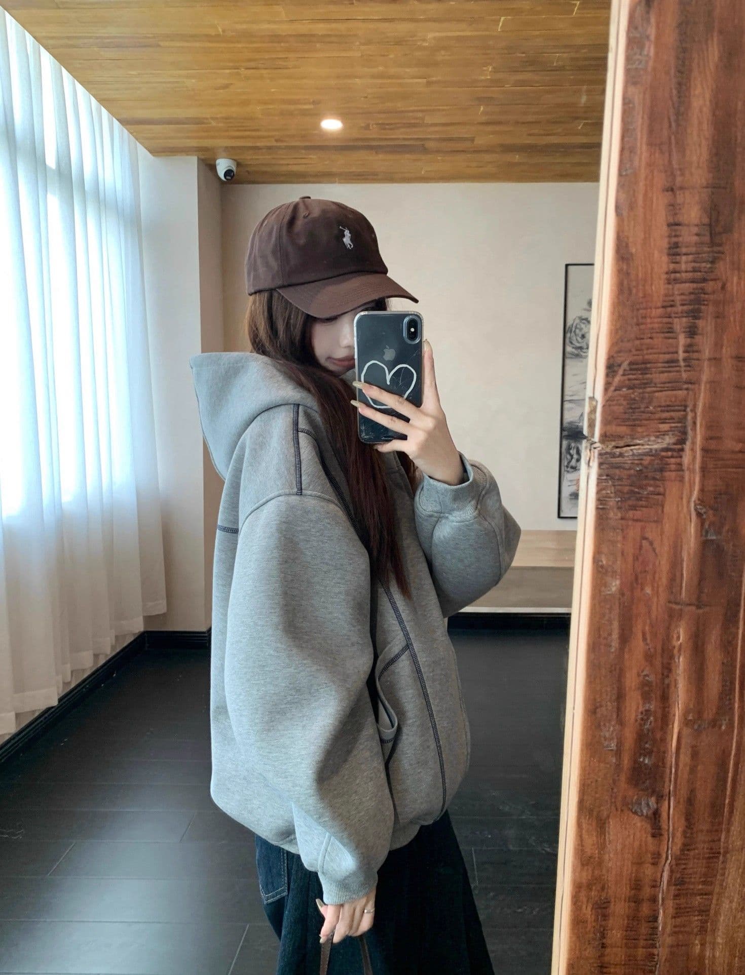 가을 겨울 새로운 느긋한 바람 디자인 센스 후드 티 스웨터 재킷 여성 의류 가을 루즈핏 슬림해 보이는 다용도 회색 맨위 상세 이미지 4