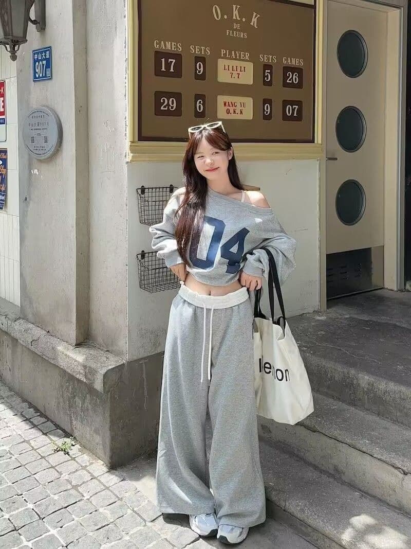 모방 면 사선 무늬 당겨 프레임 250그램 스포츠 슈트 여성 가을 오프숄더 긴팔 후드티 루즈핏 캐주얼 투피스 세트 상세 이미지 3