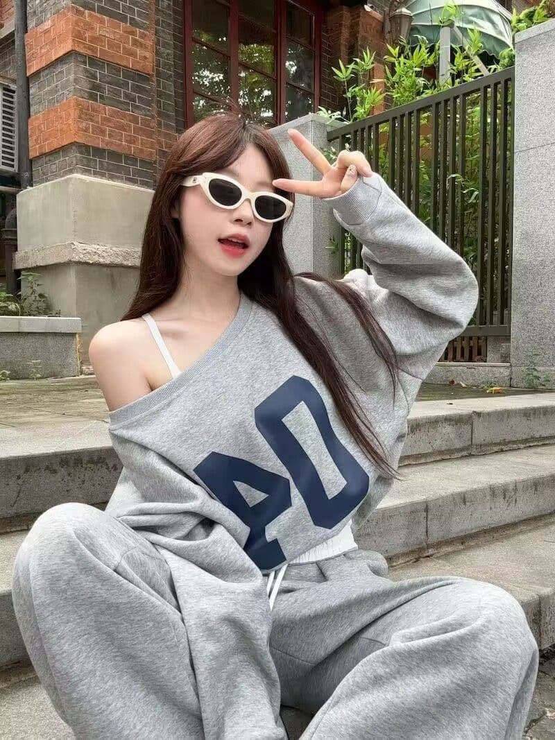 모방 면 사선 무늬 당겨 프레임 250그램 스포츠 슈트 여성 가을 오프숄더 긴팔 후드티 루즈핏 캐주얼 투피스 세트 상세 이미지 5