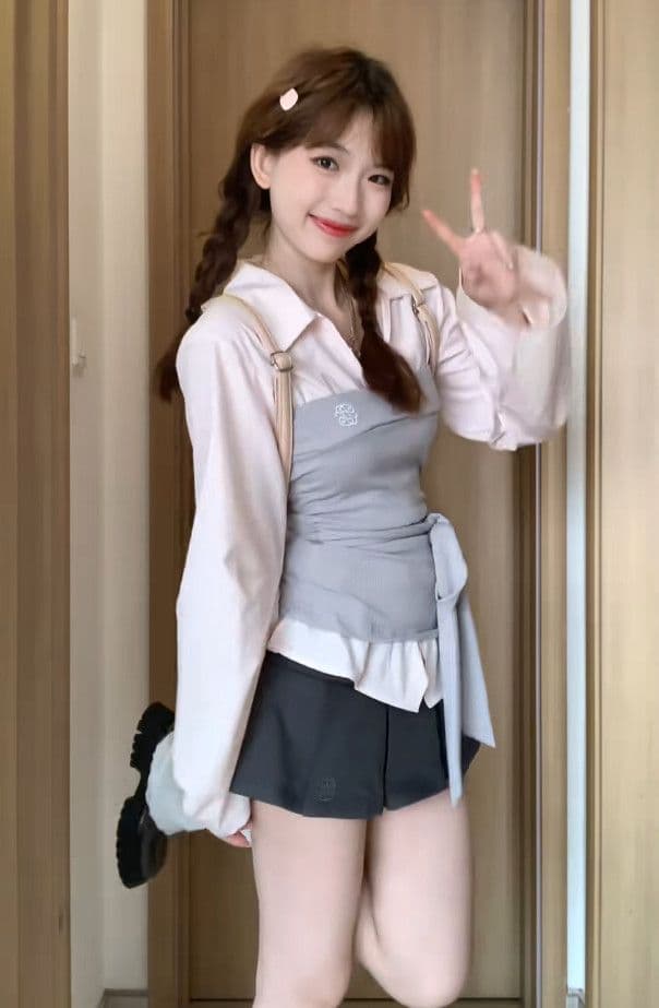 세트 여성 2026 봄 여름 새로운 한 부서 핫걸 페이크 레이어드 패치워크 긴팔 셔츠 하이웨이스트 슬림해 보이는 반신 스커트 이미지 4