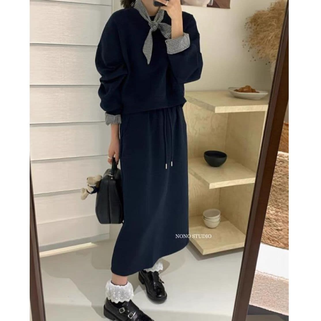 가을 한국 동대문 루즈핏 체크무늬 넥타이 쇼트 스타일 풀오버 스웨트셔츠 하이웨이스트 펌프 로프 반신 스커트 3종 세트 이미지 4