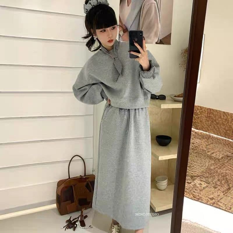 가을 한국 동대문 루즈핏 체크무늬 넥타이 쇼트 스타일 풀오버 스웨트셔츠 하이웨이스트 펌프 로프 반신 스커트 3종 세트 상세 이미지 4