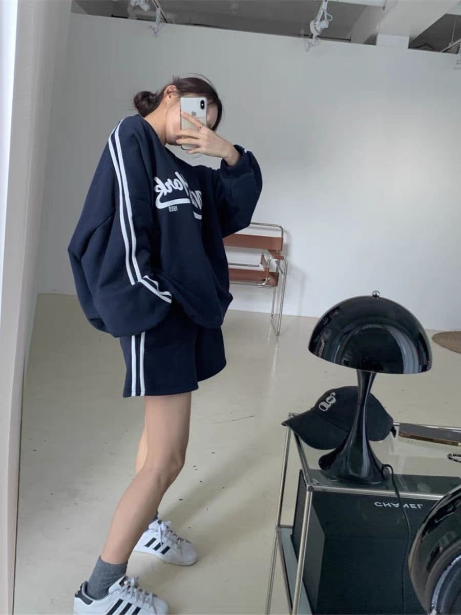 캐주얼 스포츠 슈트 여성 봄 새로운 2026 루즈핏 V넥 알파벳 풀오버 스웨트셔츠 넓은 다리가 짧다. 바지 투피스 세트 상세 이미지 1