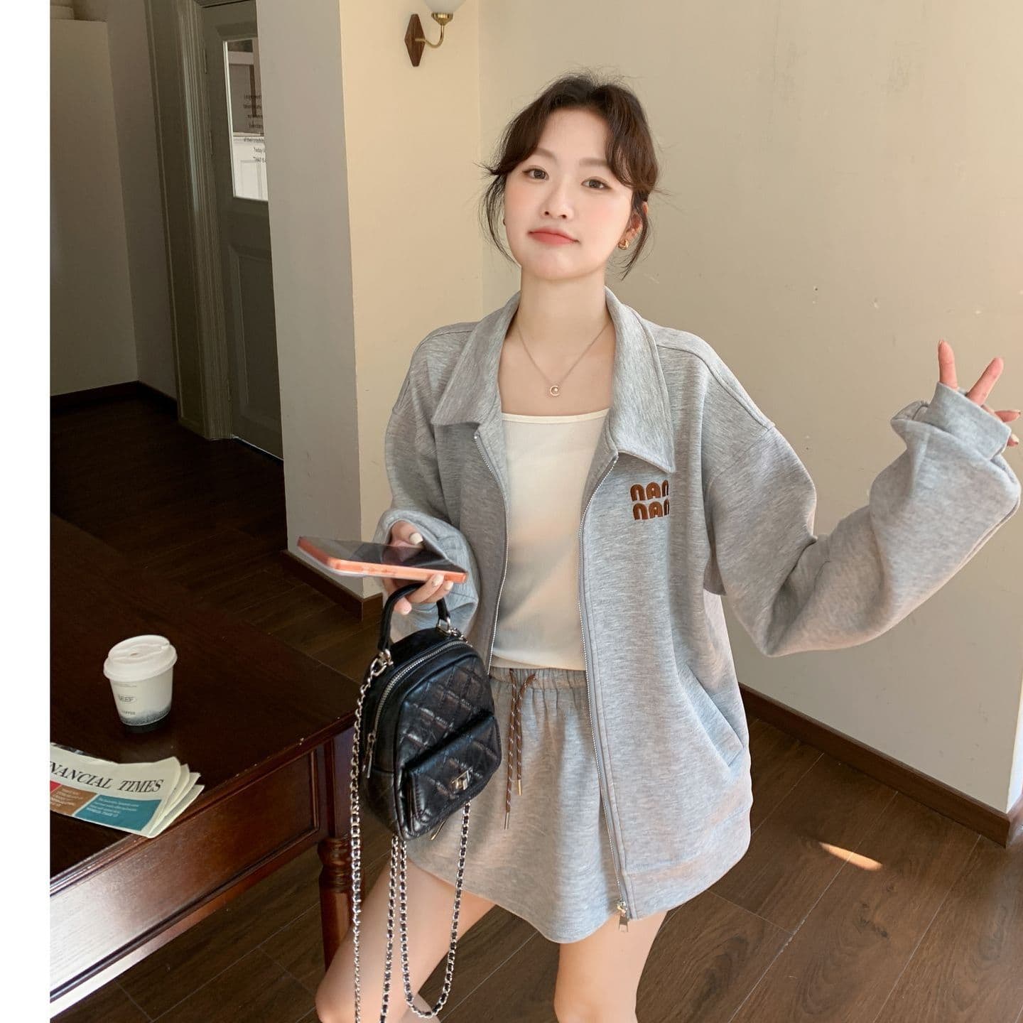 캐주얼 세트 여성 아메리칸 알파벳 폴로 칼라 후드티 재킷 2025 년 봄 가을 허리밴드 반신 스커트 투피스 세트