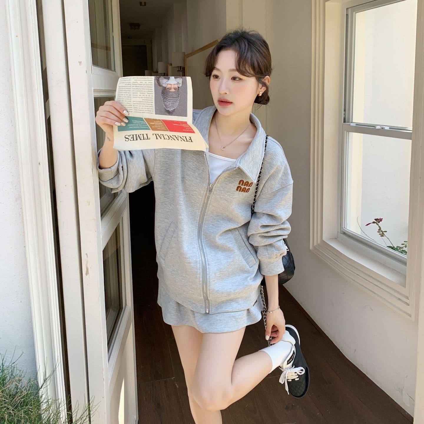 캐주얼 세트 여성 아메리칸 알파벳 폴로 칼라 후드티 재킷 2025 년 봄 가을 허리밴드 반신 스커트 투피스 세트 상세 이미지 7
