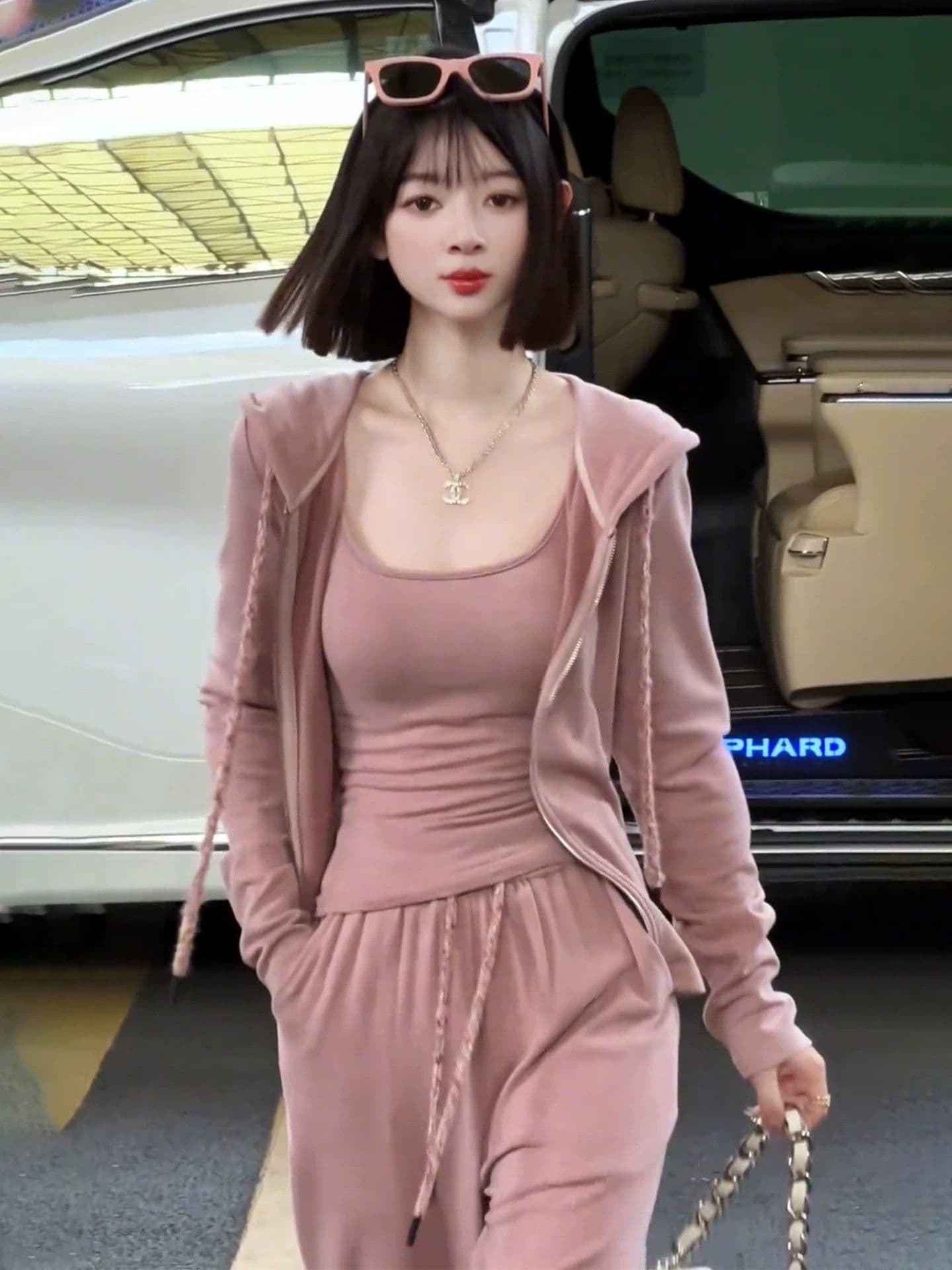 2026 이른 가을 슈퍼 화재 자이언트 잘 생긴 패션 세트 여성 느긋한 바람 오픈 가디건 슬립 와이드 레그 팬츠 세 조각 상세 이미지 4