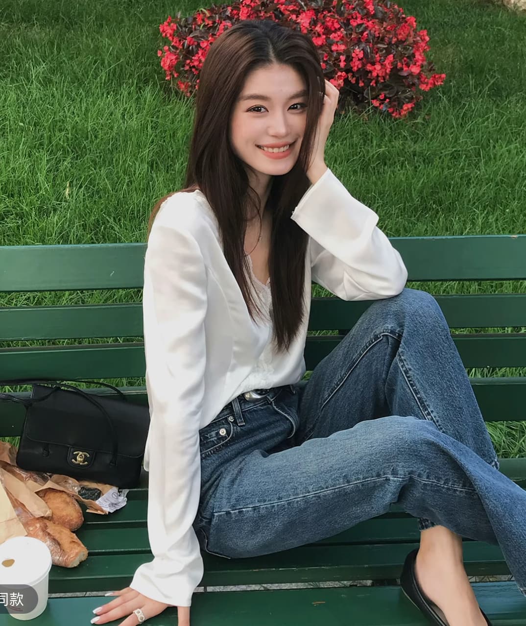 아침 스모그 프랑스식 고급 아세트산 깃발 센스 새틴 패치워크 V넥 슬림해 보이는 작은 셔츠