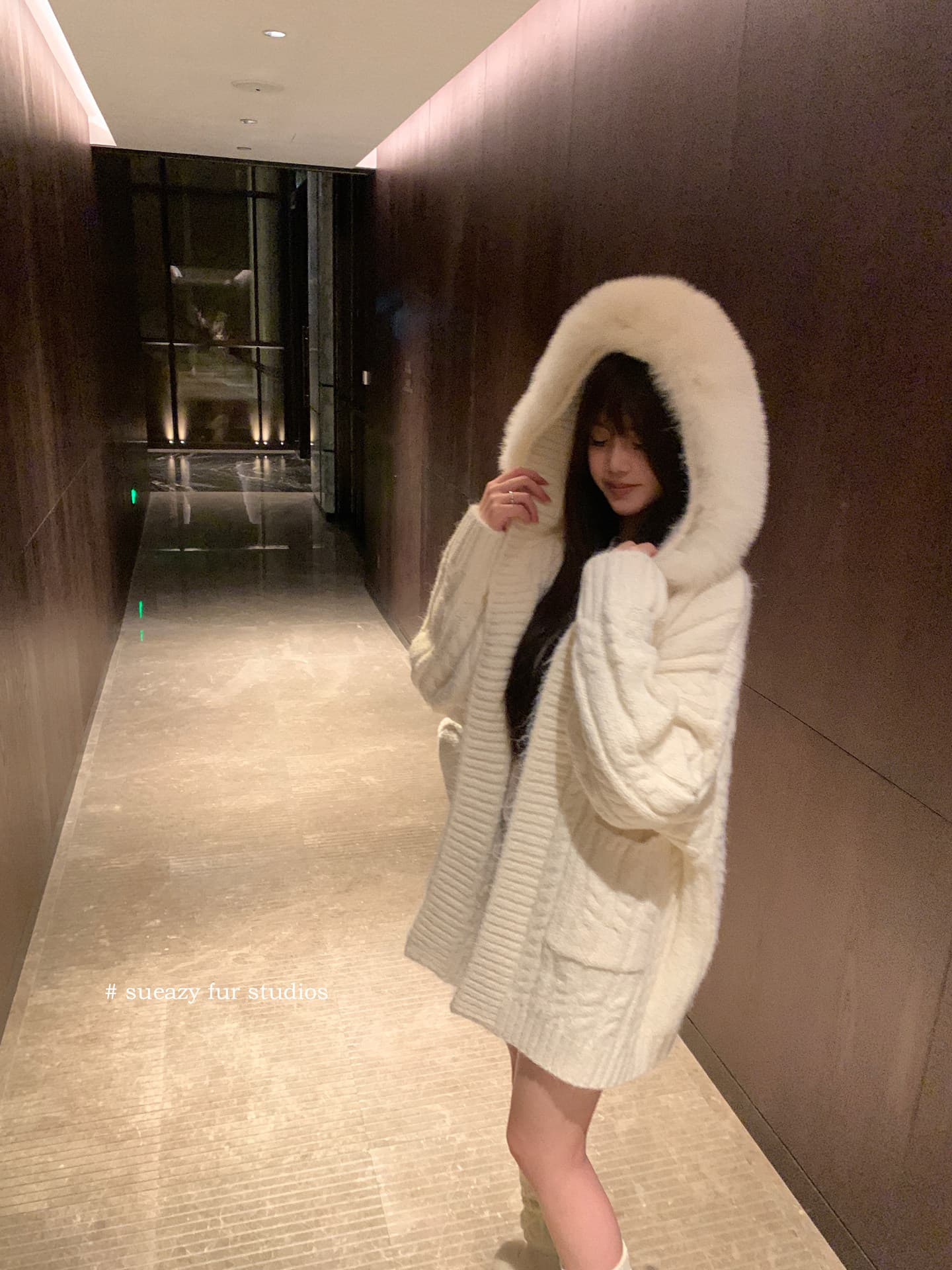 슈 하나 동물의 젊은 크림 작은 있으라. 전체 가죽 여우 모피 칼라 후드 꽈배기 스웨터 중간 길이 양모 니트 오픈 가디건 여성 상세 이미지 9
