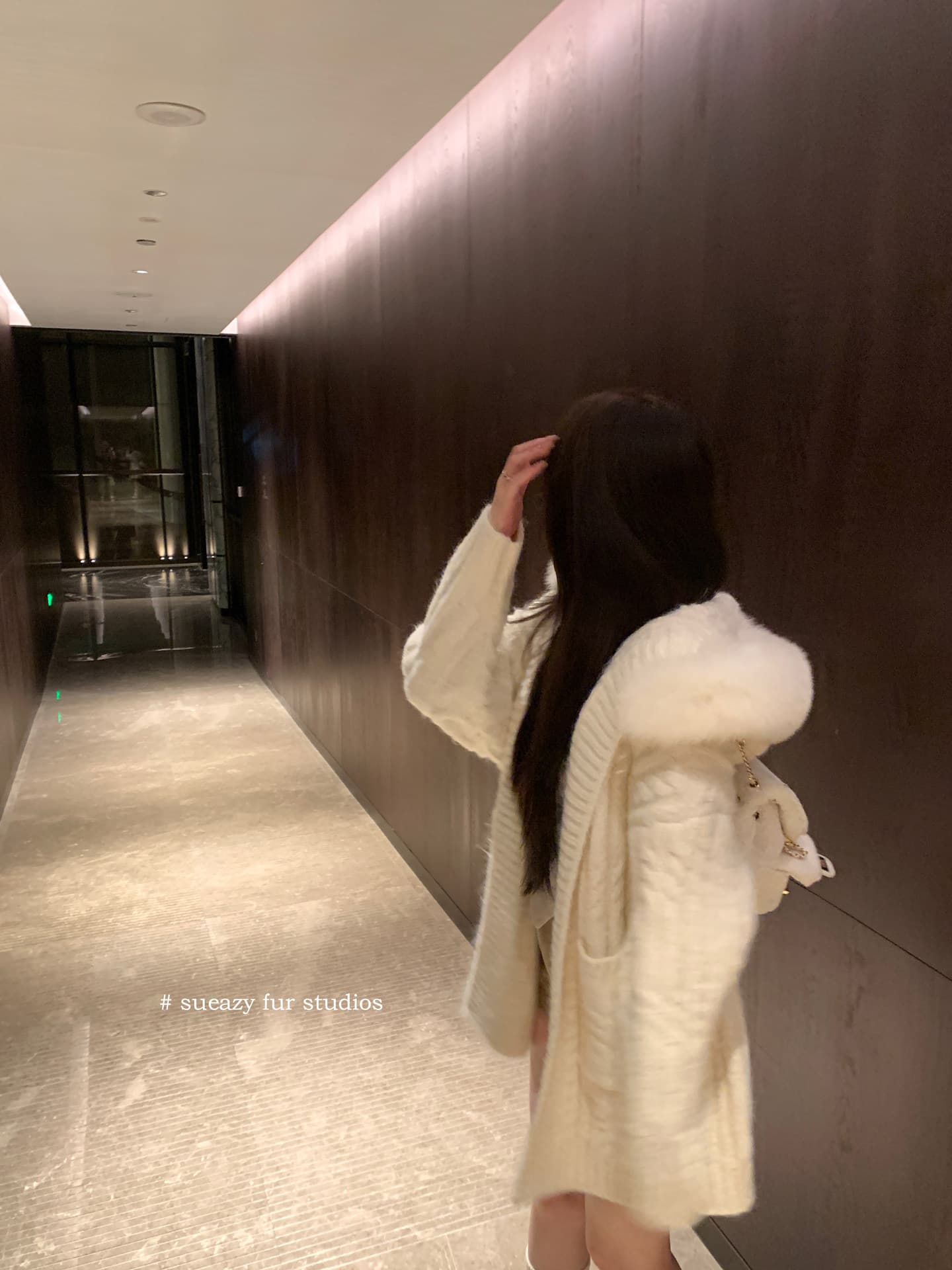 슈 하나 동물의 젊은 크림 작은 있으라. 전체 가죽 여우 모피 칼라 후드 꽈배기 스웨터 중간 길이 양모 니트 오픈 가디건 여성 상세 이미지 14