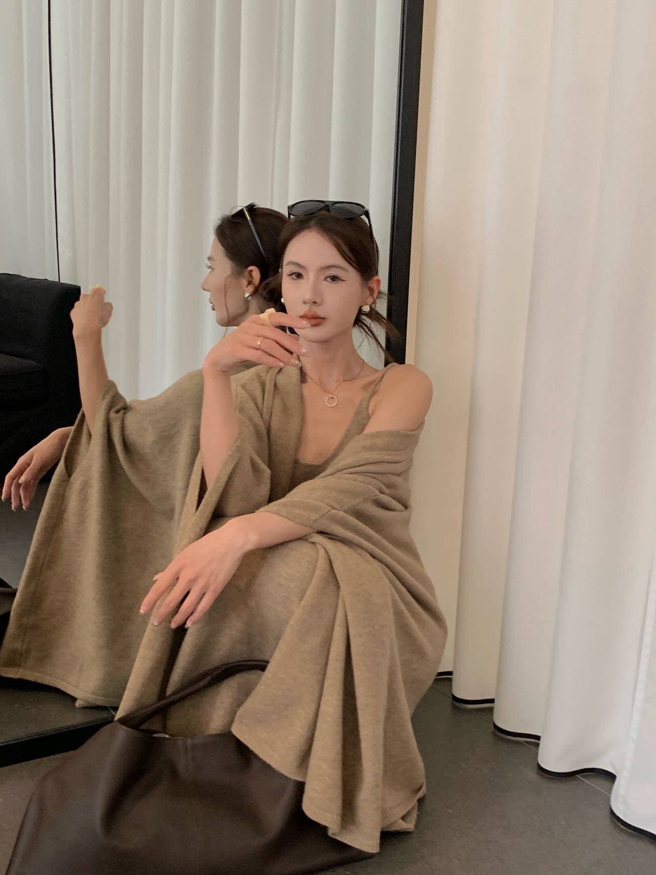 프랑스식 느긋한 바람 니트 세트 여성 가을 겨울 새로운 루즈핏 슬림해 보이는 연령 감소 스웨터 숄 슬립 드레스 투피스 세트 상세 이미지 9