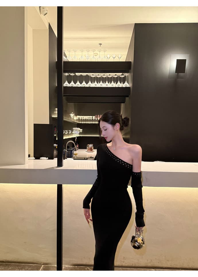 for fay 프로 피부 부드러운 찹쌀 삼색 비스듬한 어깨 긴팔 니트 여성 드레스 홀로우 아웃 디자인 몸매 가꾸기 타이트 스커트 롱 스커트 상세 이미지 7
