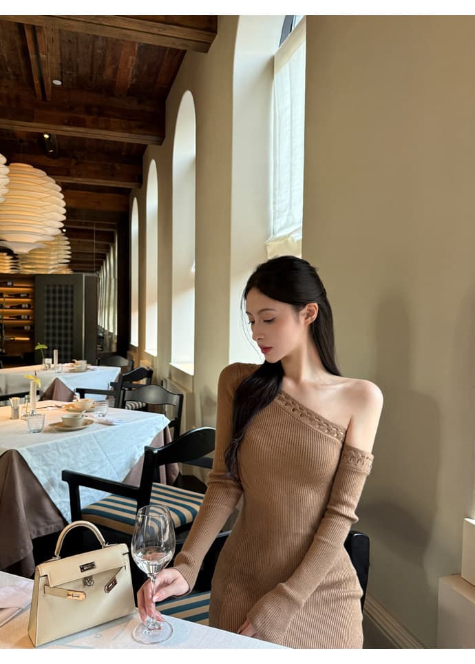 for fay 프로 피부 부드러운 찹쌀 삼색 비스듬한 어깨 긴팔 니트 여성 드레스 홀로우 아웃 디자인 몸매 가꾸기 타이트 스커트 롱 스커트 상세 이미지 13