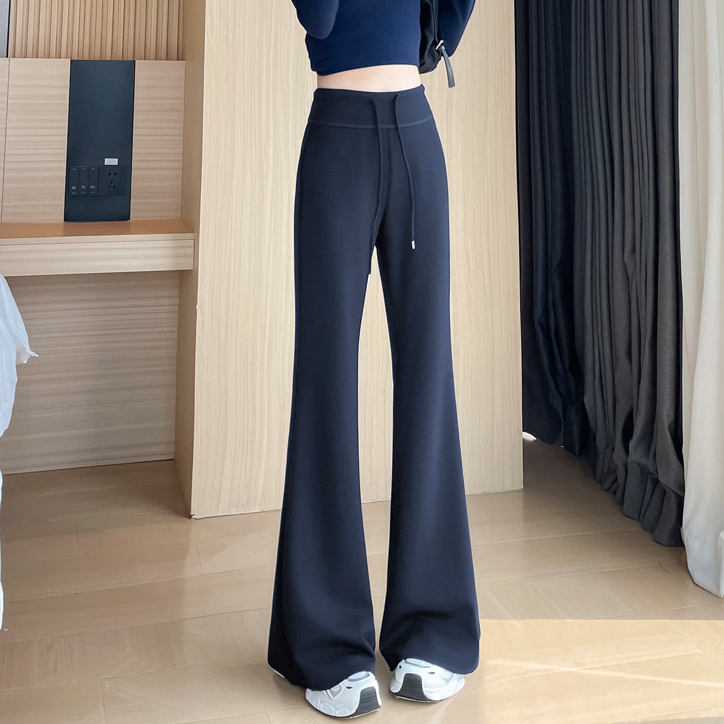 부츠컷 운동 바지 여성 가을 2026 새로운 하이웨이스트 넓은 다리 나팔 바지 도루 센스 캐주얼 작은 키 요가 웨이 바지 이미지 3