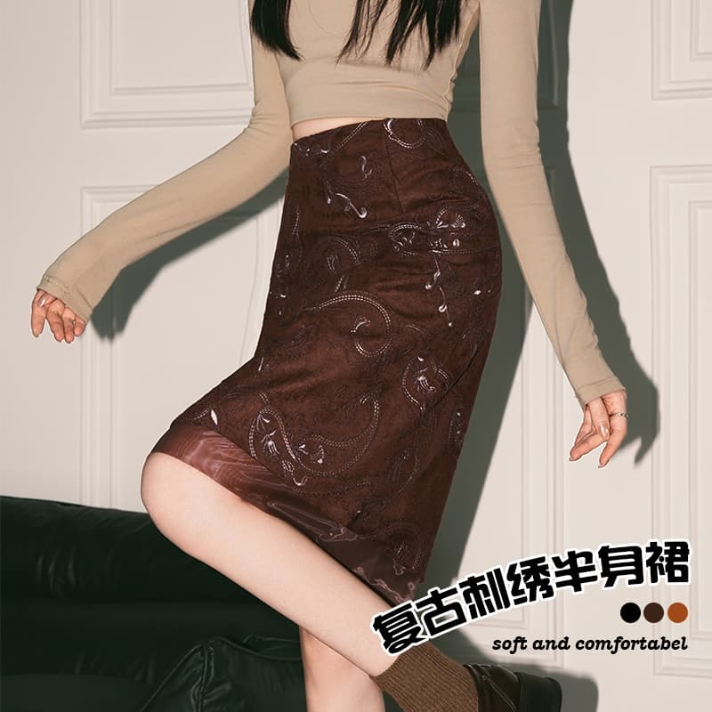 레트로 자수 사슴 캐시미어 반신 스커트 여성 2026 가을 새로운 중간 스커트 패치워크 망사 한 마디 하이웨이스트 타이트 스커트 이미지 2