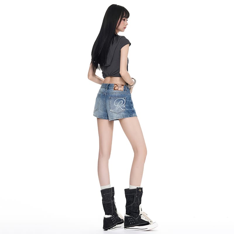 실사 아메리칸 프린트 로우 웨이스트 데님 반바지 여성 2026 새로운 여름 몸매 가꾸기 슬림해 보이는 핫걸 한 마디 타이트 스커트 핫 바지 이미지 3