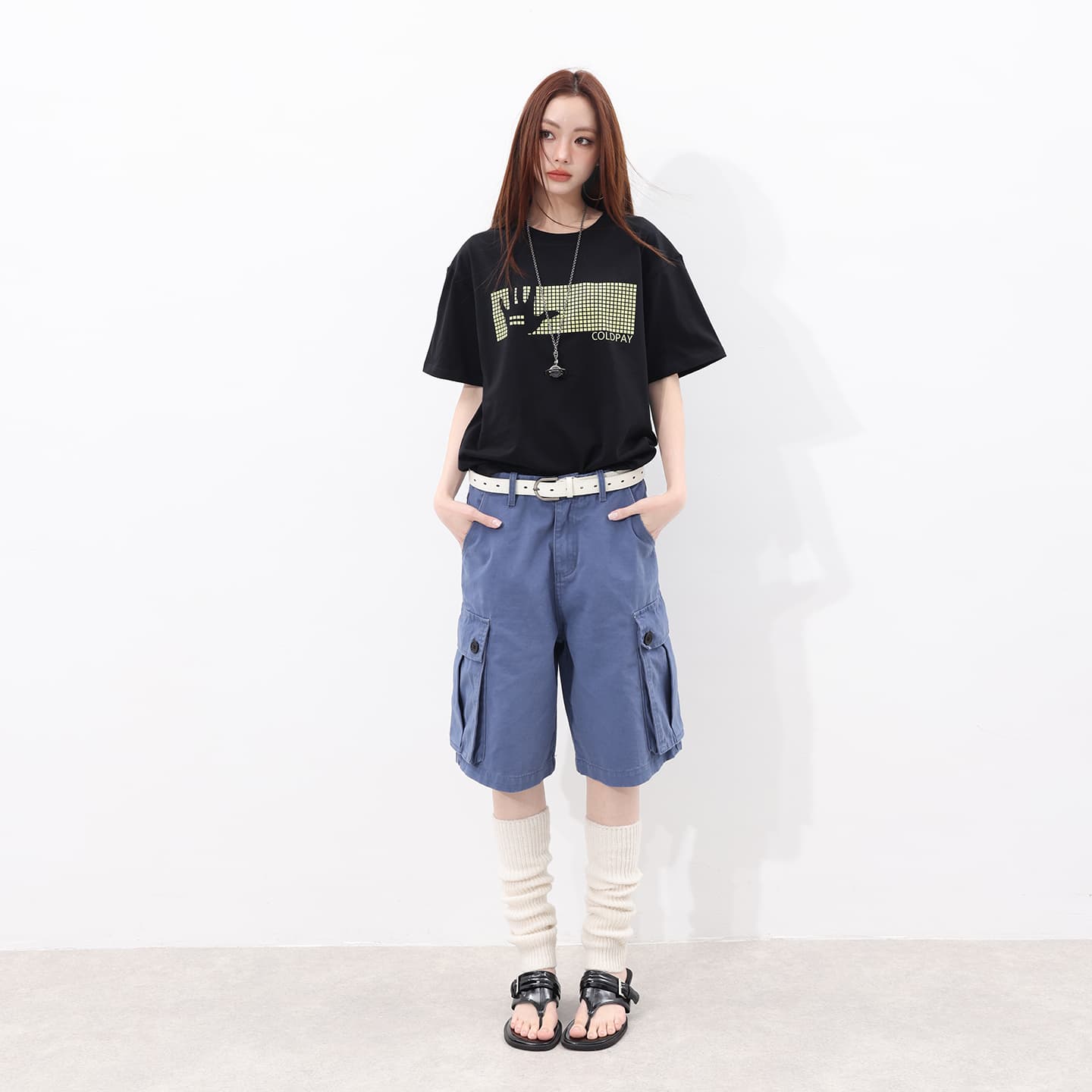 실사 질감 싱글 제품 outfit of the day 느슨함 법 일 블루 워크웨어 바지