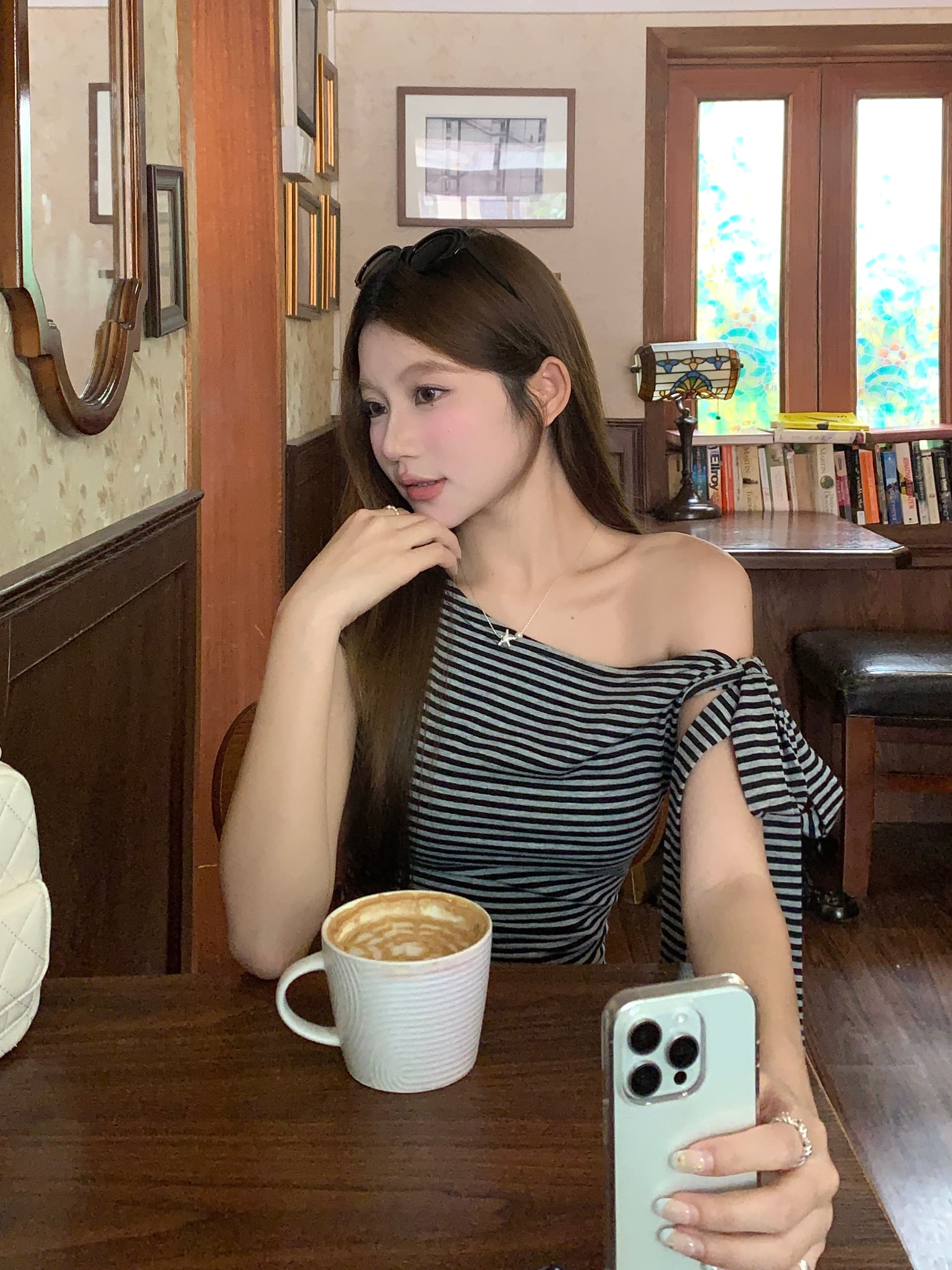 실사 정가 스트랩 비스듬한 어깨 반팔 티셔츠 여성 디자인 센스 몸매 가꾸기 품격 쇼트 스타일 맨위 상세 이미지 5