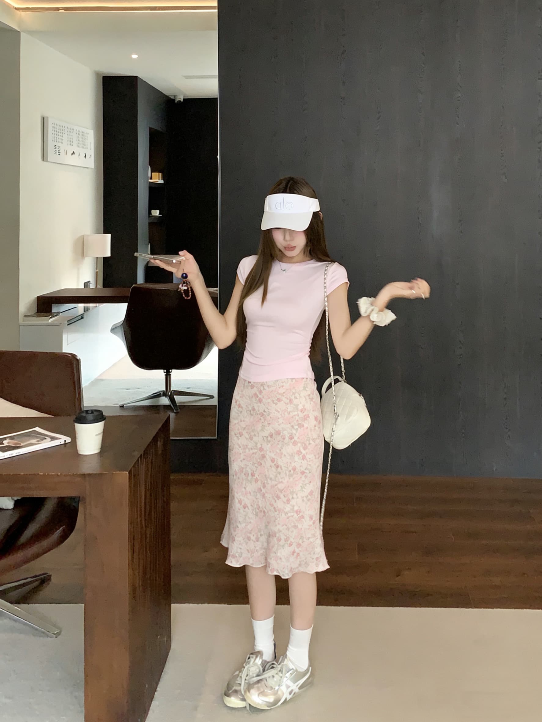 정가 실사 핑크색 순수한 욕망 u 칼라 반팔 몸매 가꾸기 티셔츠 슬림해 보이는 세트 꽃무늬 반신 스커트 타이트 스커트 투피스 세트 상세 이미지 3