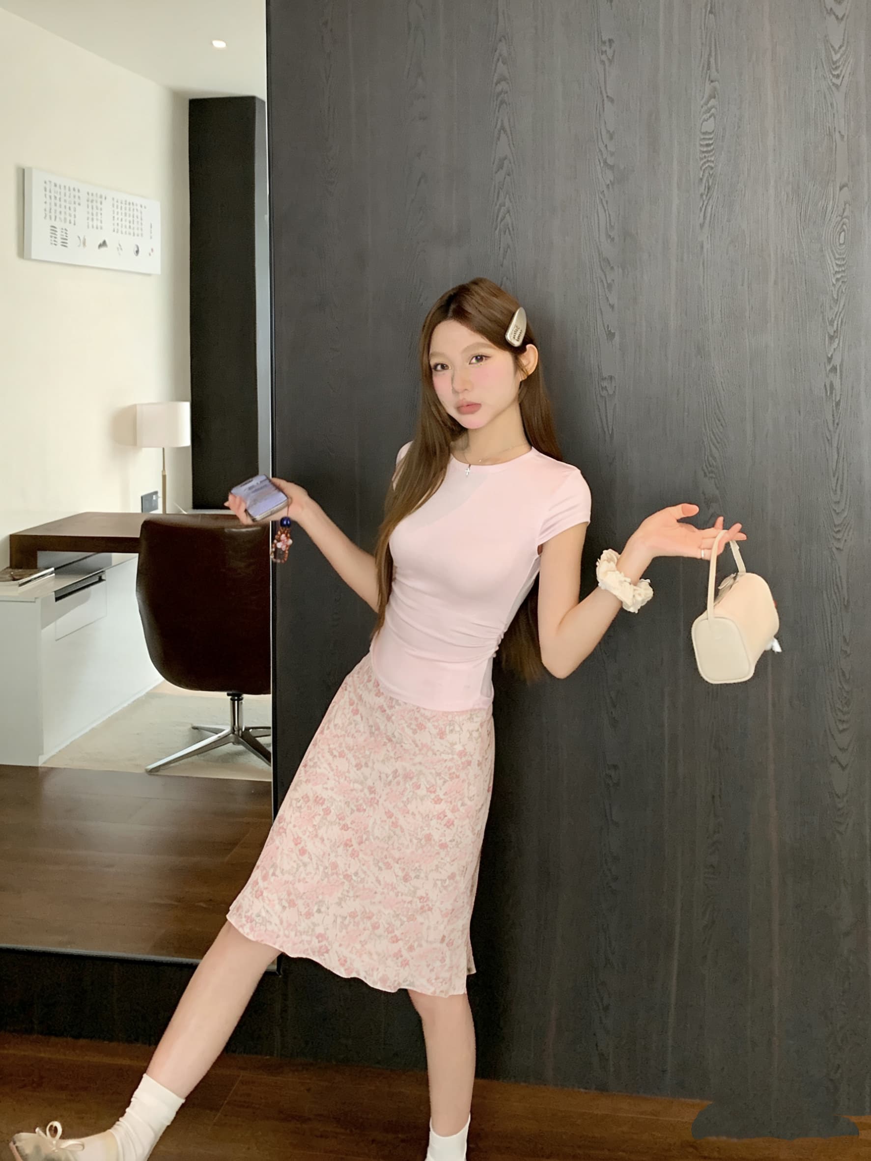 정가 실사 핑크색 순수한 욕망 u 칼라 반팔 몸매 가꾸기 티셔츠 슬림해 보이는 세트 꽃무늬 반신 스커트 타이트 스커트 투피스 세트 상세 이미지 8