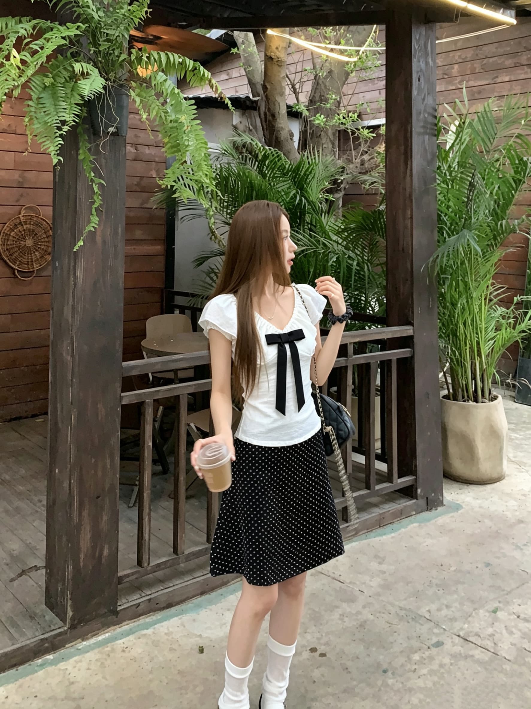 정가 실사 정원 영 접시 V넥 레이스업 나비 매듭 프릴 반팔 티셔츠 여성 여름 허리 수축 슬림해 보이는 맨위 상세 이미지 5