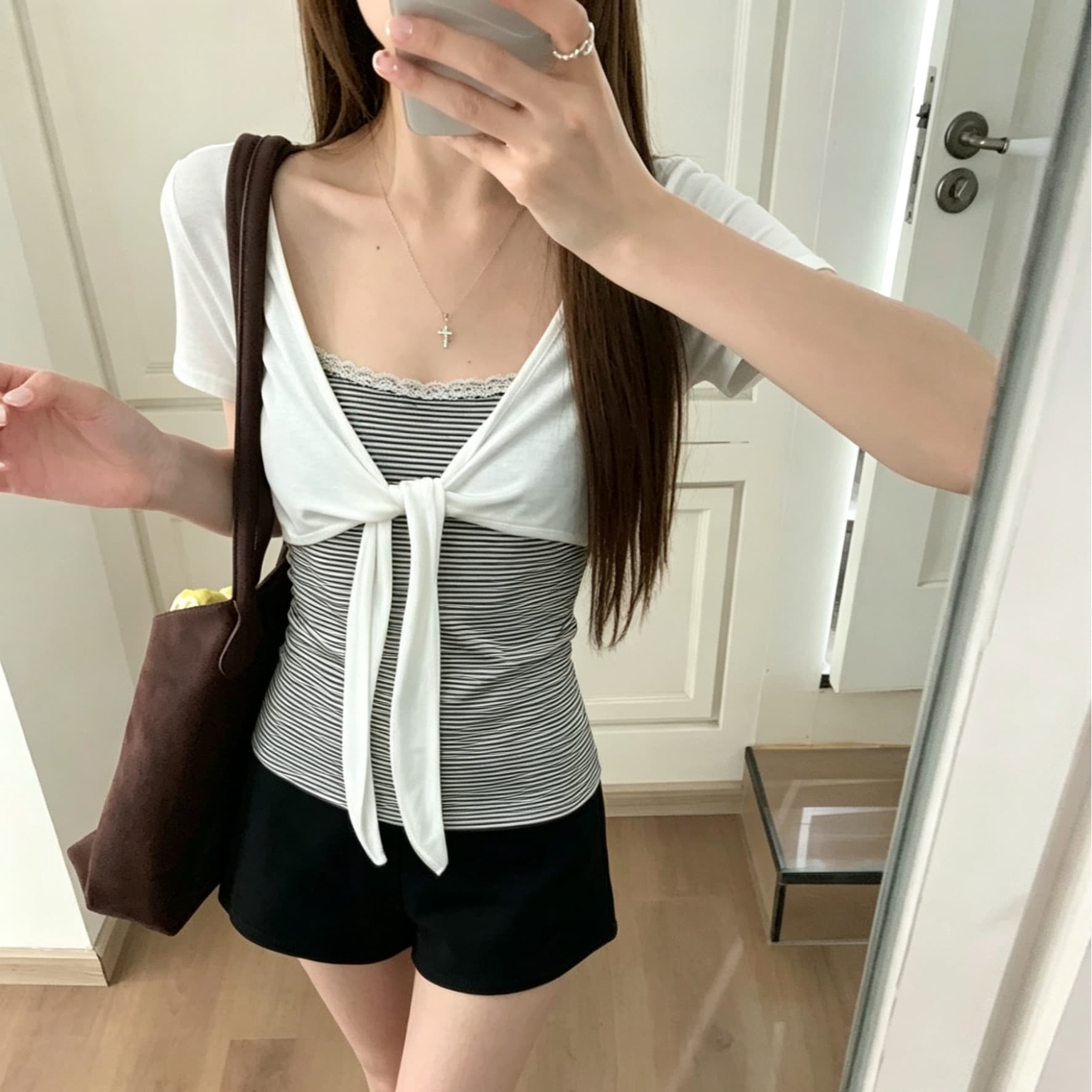 정가 실사 스트라이프 페이크 레이어드 반팔 티셔츠 여성 여름 한 부서 디자인 센스 V넥 스트랩 나비 매듭 맨위 이미지 5