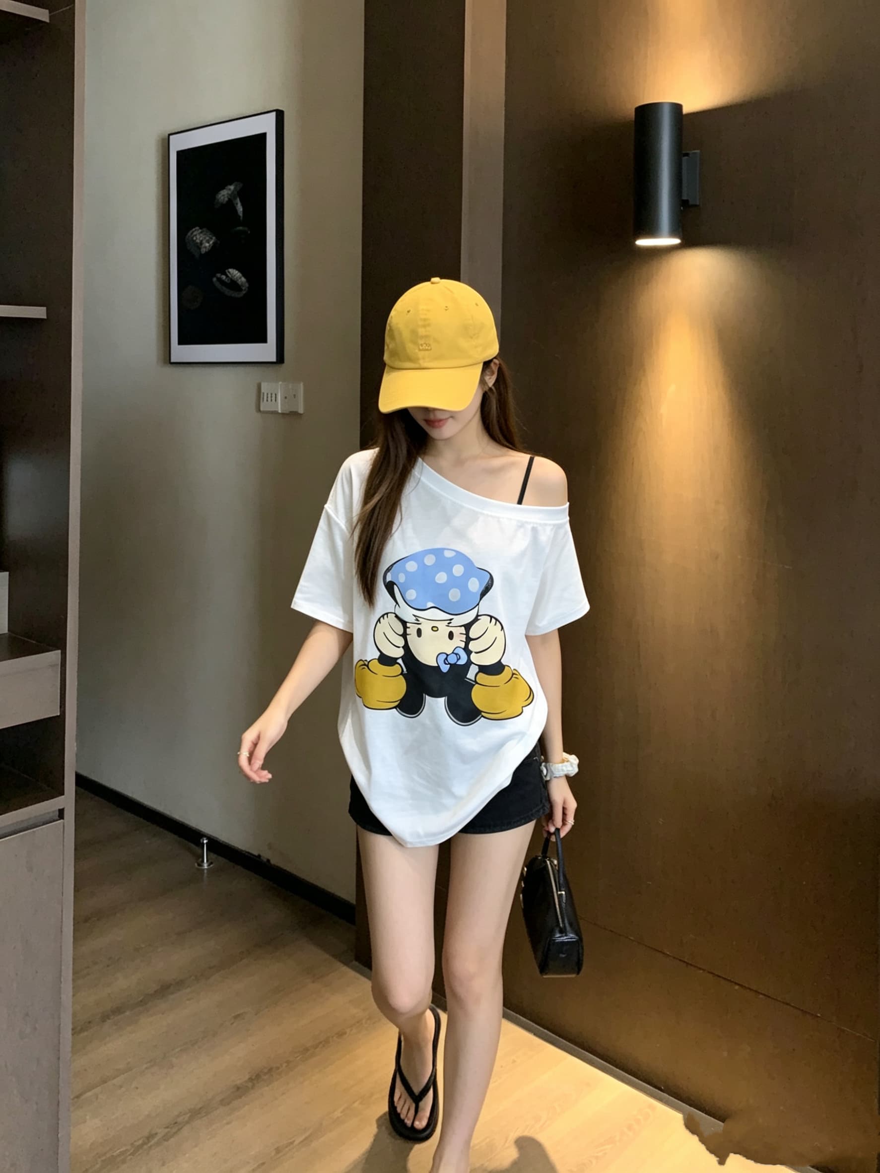 정가 실사 플립 고양이 소스 만화 프린트 비스듬한 어깨 반팔 티셔츠 여성 루즈핏 대 에디션 디자인 센스 오프숄더 맨위 상세 이미지 11