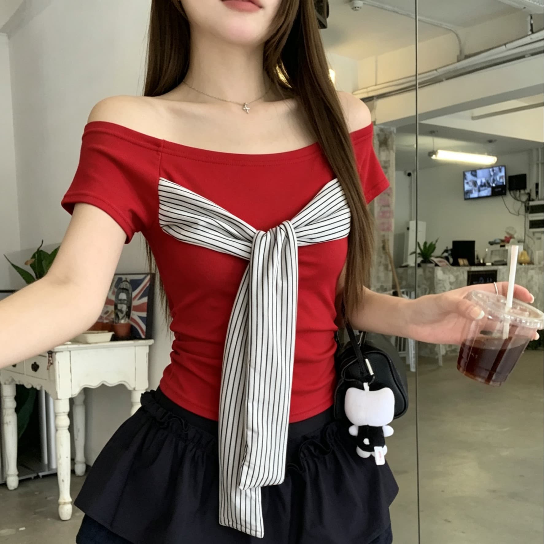 정가 실사 디자인 센스 스트라이프 스트랩 오프숄더 반팔 티셔츠 여름 새로운 핫걸 바람 몸매 가꾸기 맨위 이미지 5
