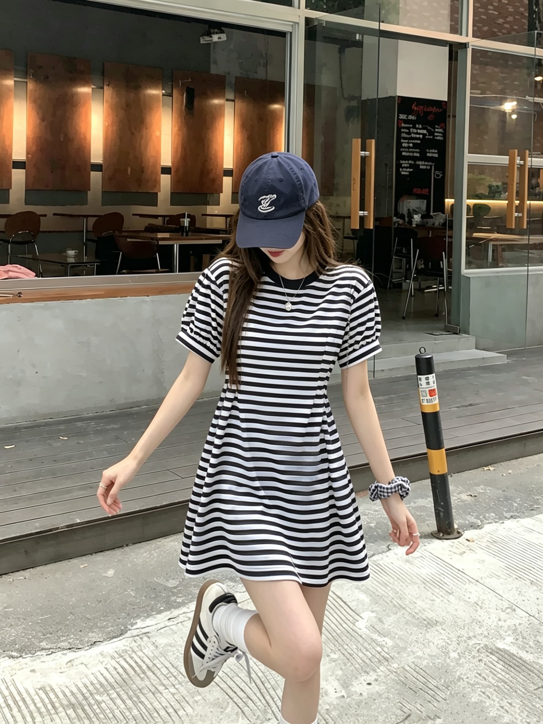 정가 실사 한국 스타일 허리 수축 슬림해 보이는 드레스 학원 스타일 여성 흑백 줄무늬 반팔 품격 여성 상세 이미지 4