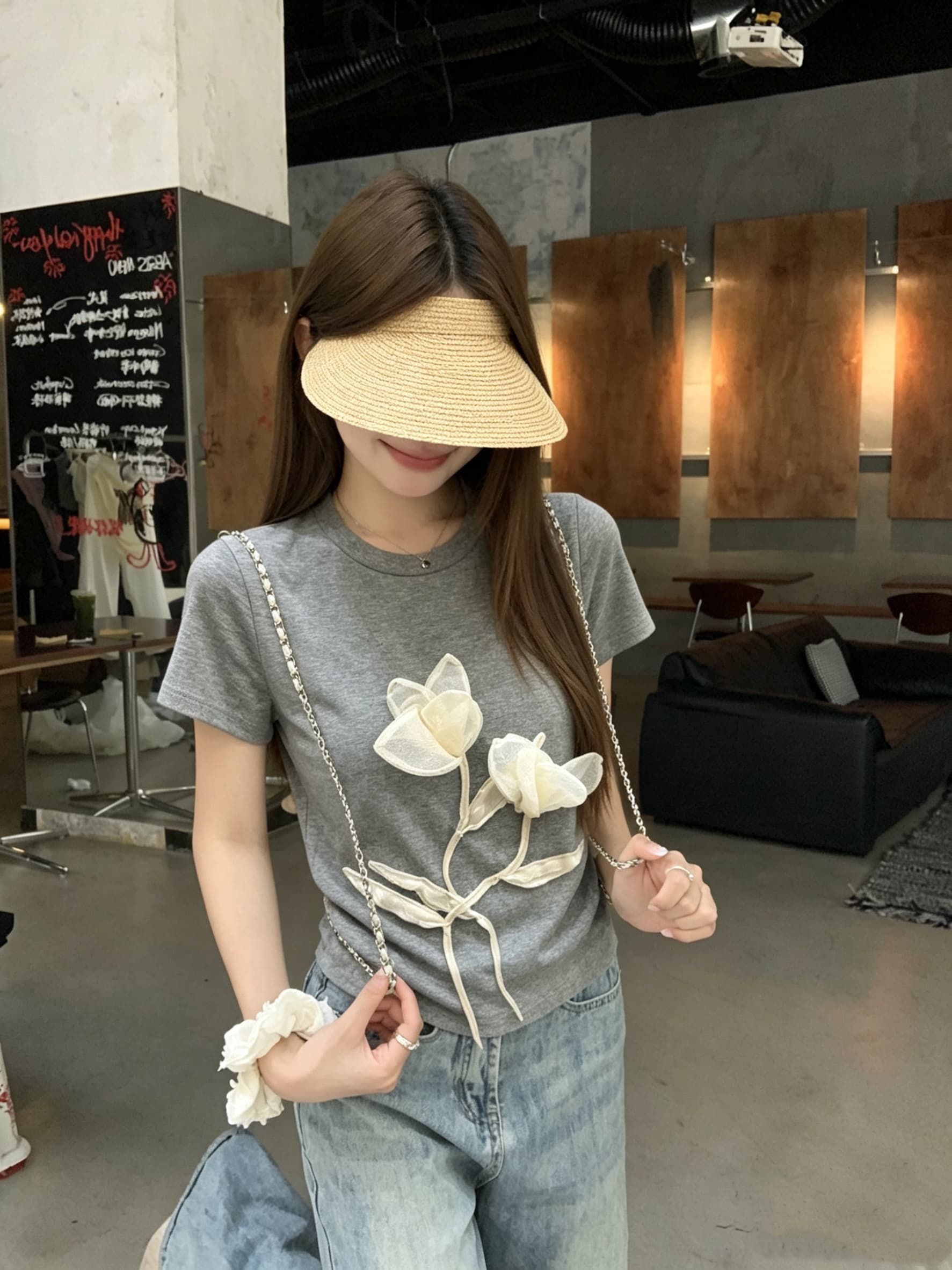 정가 실사 회색 라운드 넥 긍정적 인 어깨 반팔 티셔츠 여름 새로운 루즈핏 쇼트 스타일 슬림해 보이는 반소매 한 첨부 된 의류 상세 이미지 3