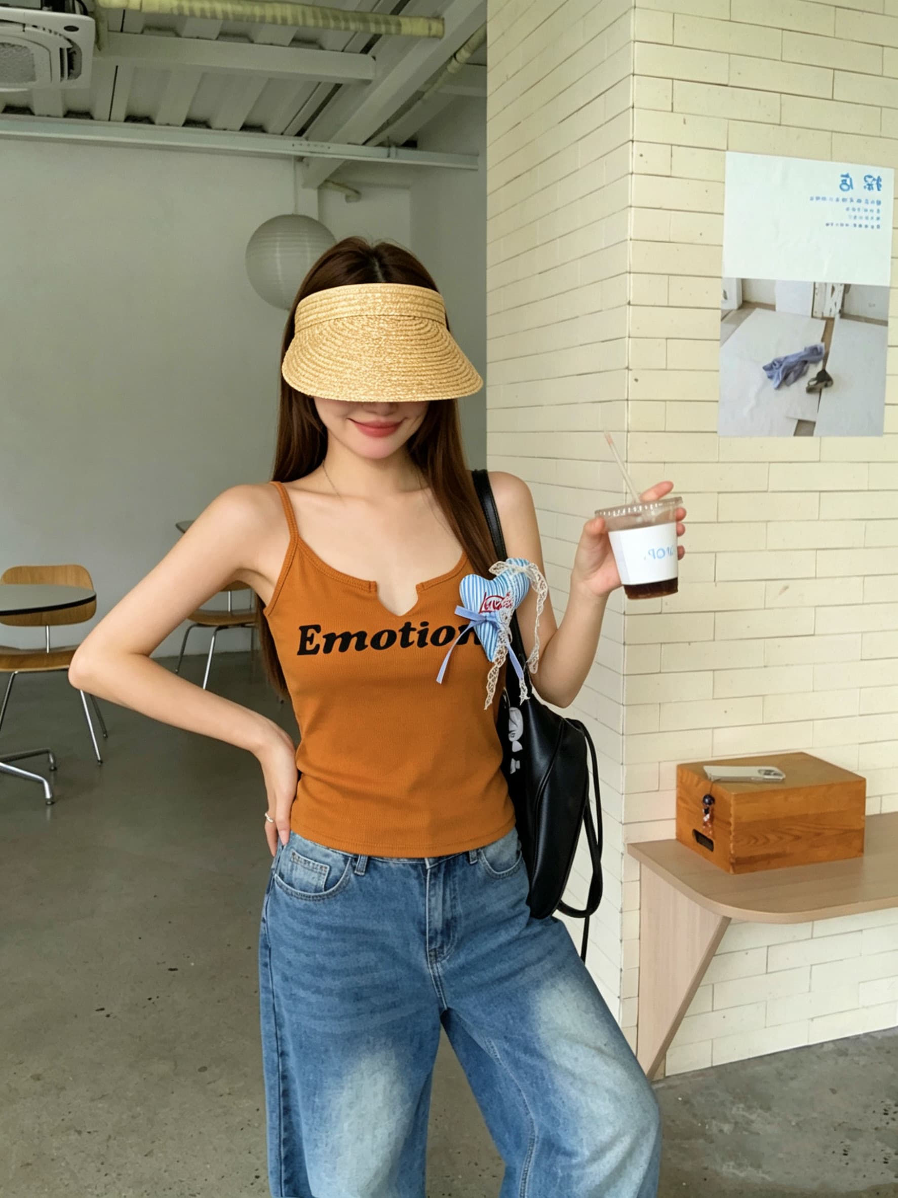 정가 실사 핫걸 알파벳 프린트 V넥 니트 캐미솔 벨트 가슴 패드 몸매 가꾸기 슬림해 보이는 외출용 맨위 상세 이미지 14