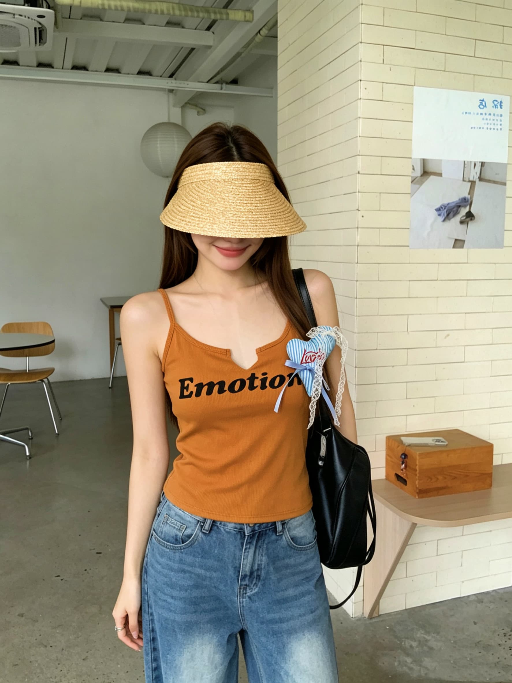 정가 실사 핫걸 알파벳 프린트 V넥 니트 캐미솔 벨트 가슴 패드 몸매 가꾸기 슬림해 보이는 외출용 맨위 상세 이미지 15